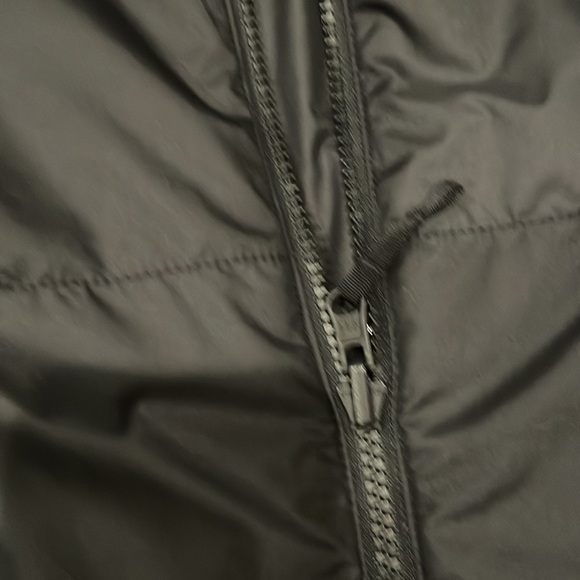 North face women’s puffer xl - Picture 4 of 5